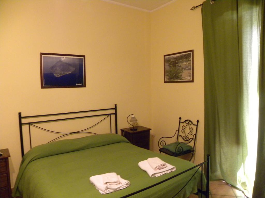 Case Vacanze Albamarina Lipari  Bilik gambar