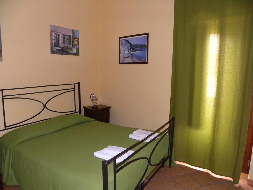 Case Vacanze Albamarina Lipari  Bilik gambar