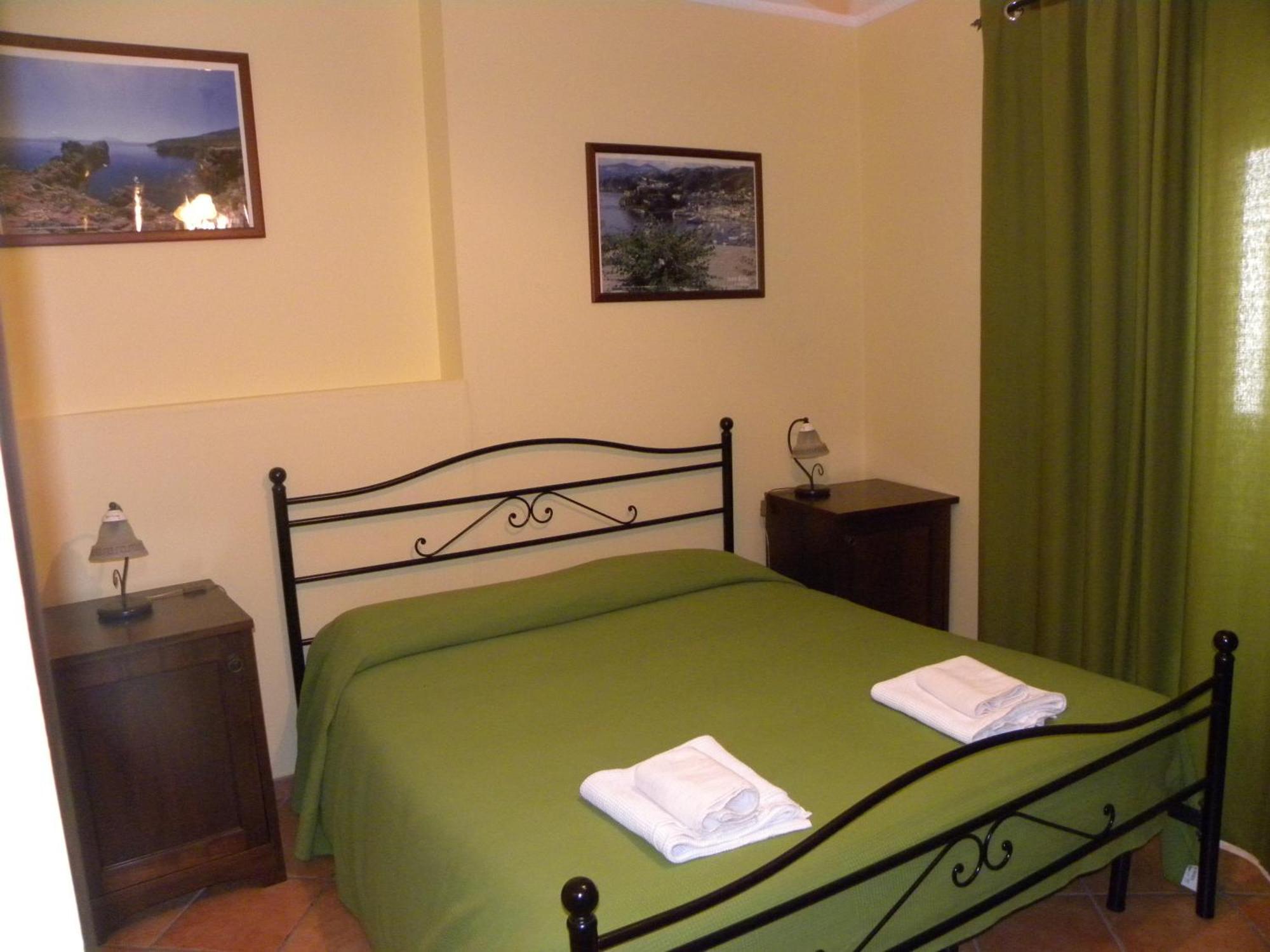 Case Vacanze Albamarina Lipari  Bilik gambar