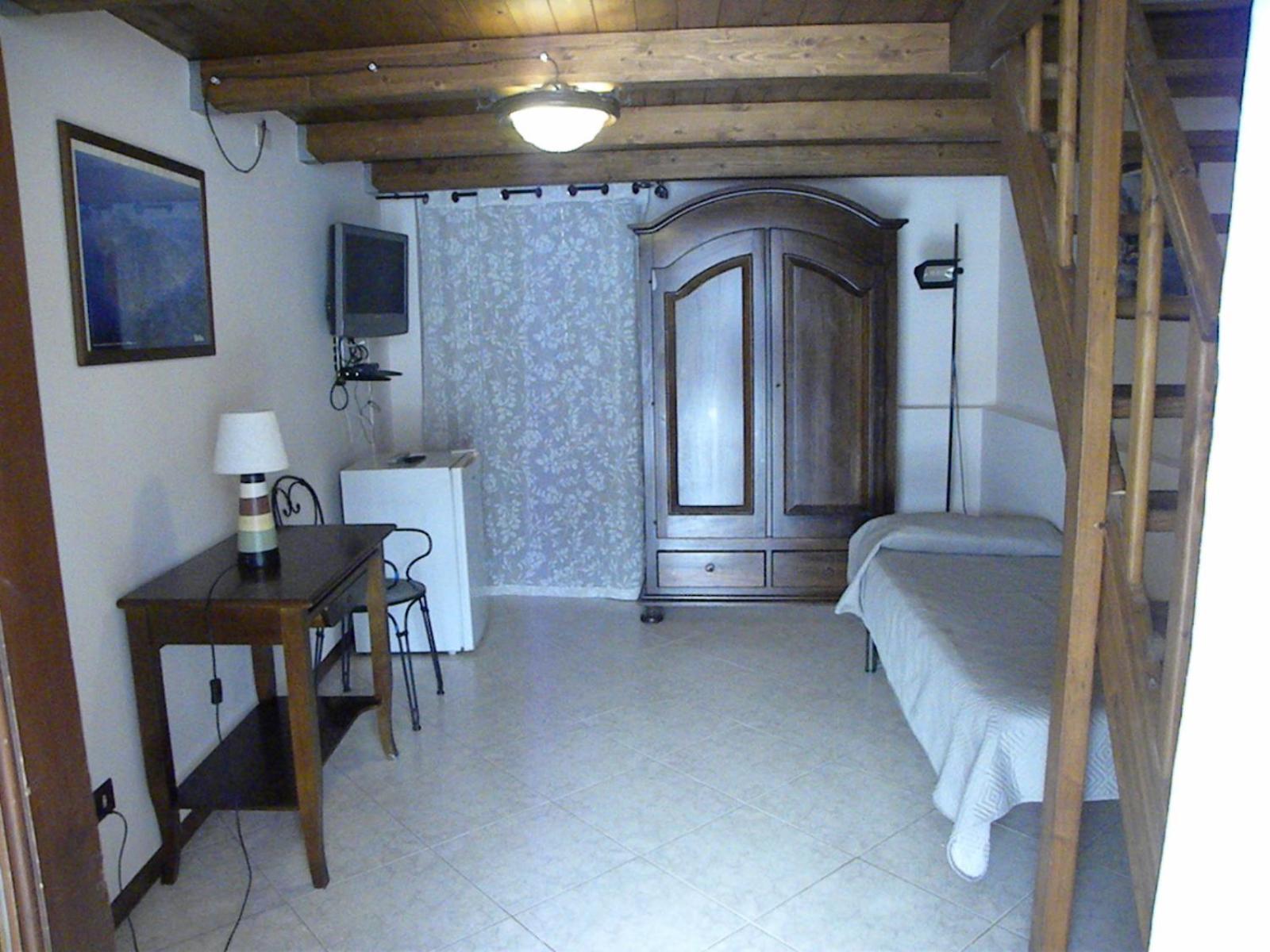 Case Vacanze Albamarina Lipari  Luaran gambar