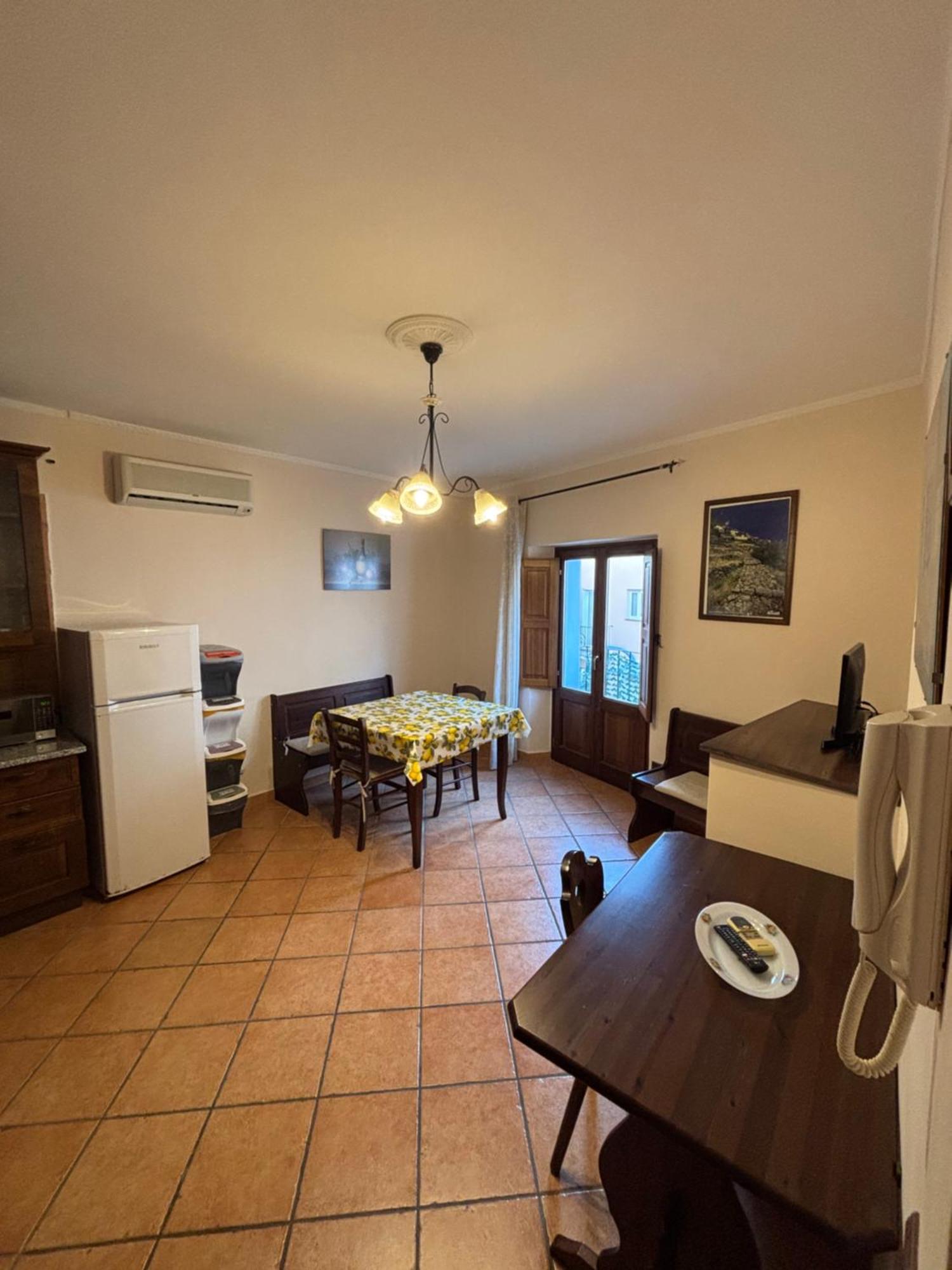 Case Vacanze Albamarina Lipari  Luaran gambar