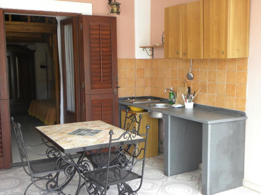 Case Vacanze Albamarina Lipari  Bilik gambar